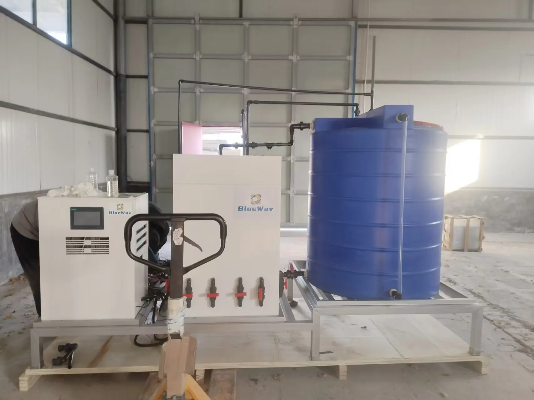 Hypochlorous acid generator used in the livestock industry